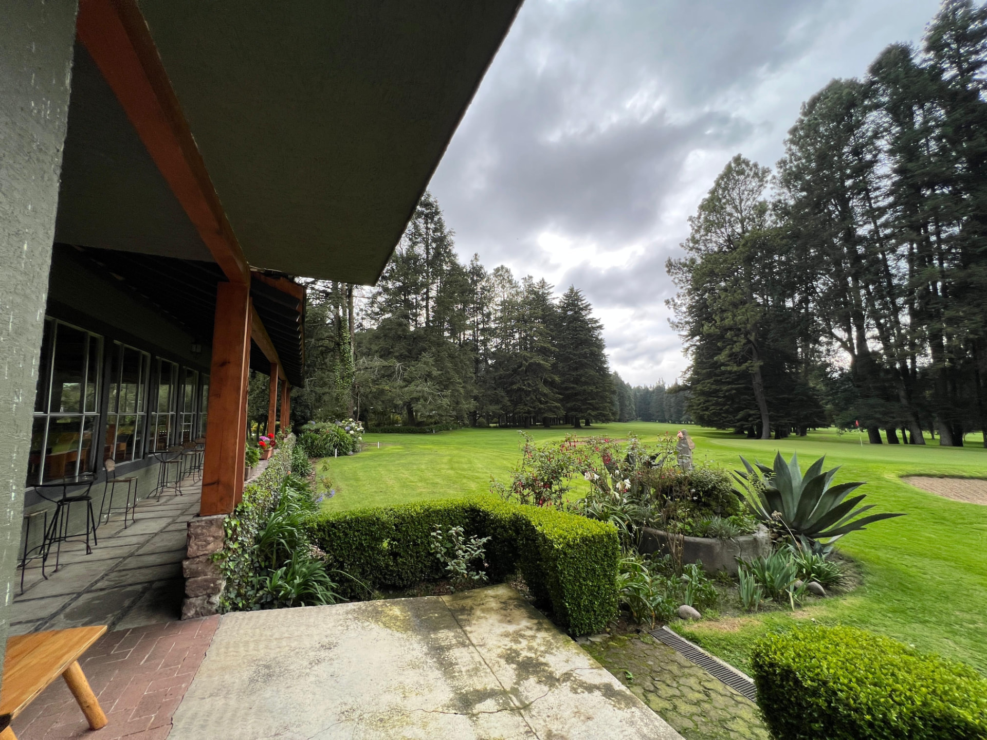 Terraza de la casa club con vista al campo